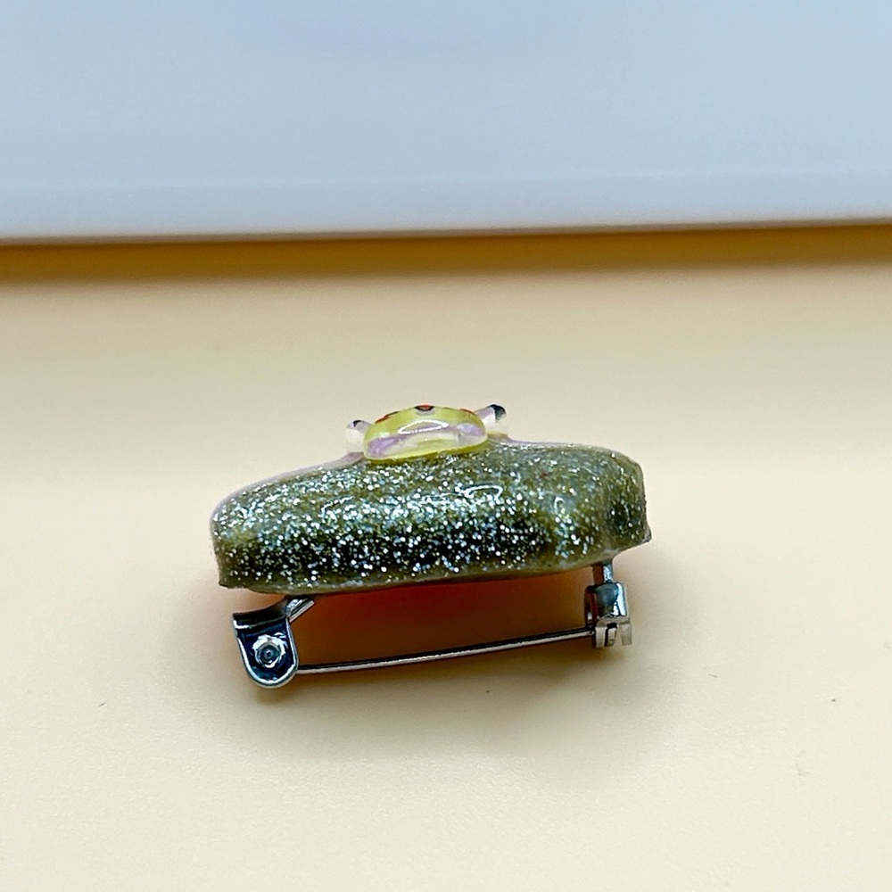Pikachu Pin - Picture 5 of 5